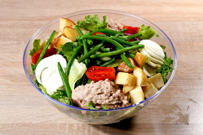 סלט ניקואז בסגנון: טרי, בריא וטעים