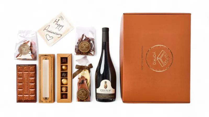 BOX HAPPY ANNIVERSAY: מתנה יוקרתית עם שוקולד בלגי