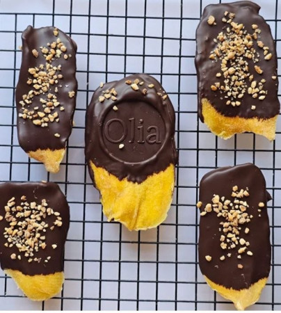 מנגו מצופה שוקולד עם אגוזים ואגוזי לוז - טעם מושלם