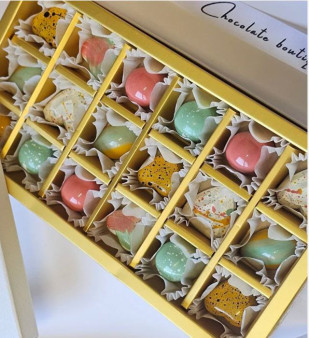 Assorted Sweets & Truffles: Berry, Fruit, Caramel, Coffee, Nutty