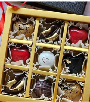 Gift Set of Assorted Candies with 9 Delicious Pieces