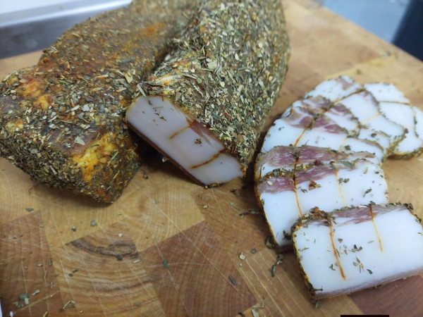 Сало в травах Прованса