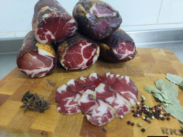 Копченая свиная шея: Вкусный выбор