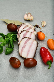 Premium Smoked Brisket: Tender & Flavorful