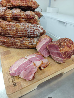 Premium Smoked Beef Brisket: Rich Flavor & Quality