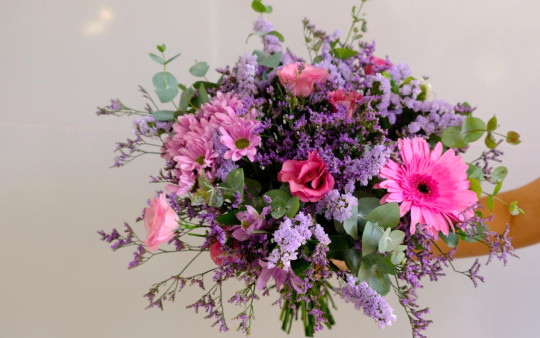 Bouquet "Royal Amethyst" - Elegant Floral Gift