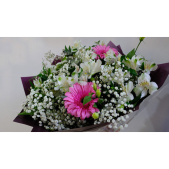 Discover the Elegant "Pink Charm" Bouquet