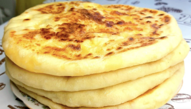 Khachapuri Authentique : Plat Traditionnel Géorgien