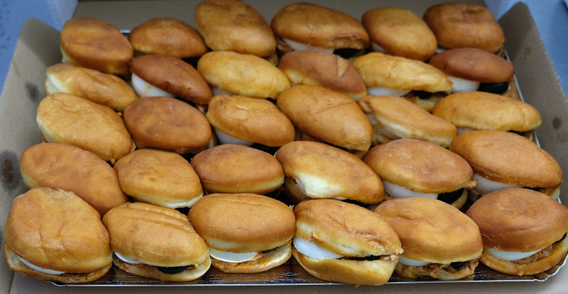 Fricassée – טונה, מטבוחה, ביצה קשה וזיתים